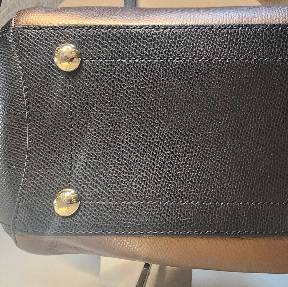 EUC Coach Margot Bicolor Crossbody - Picture 12 of 16